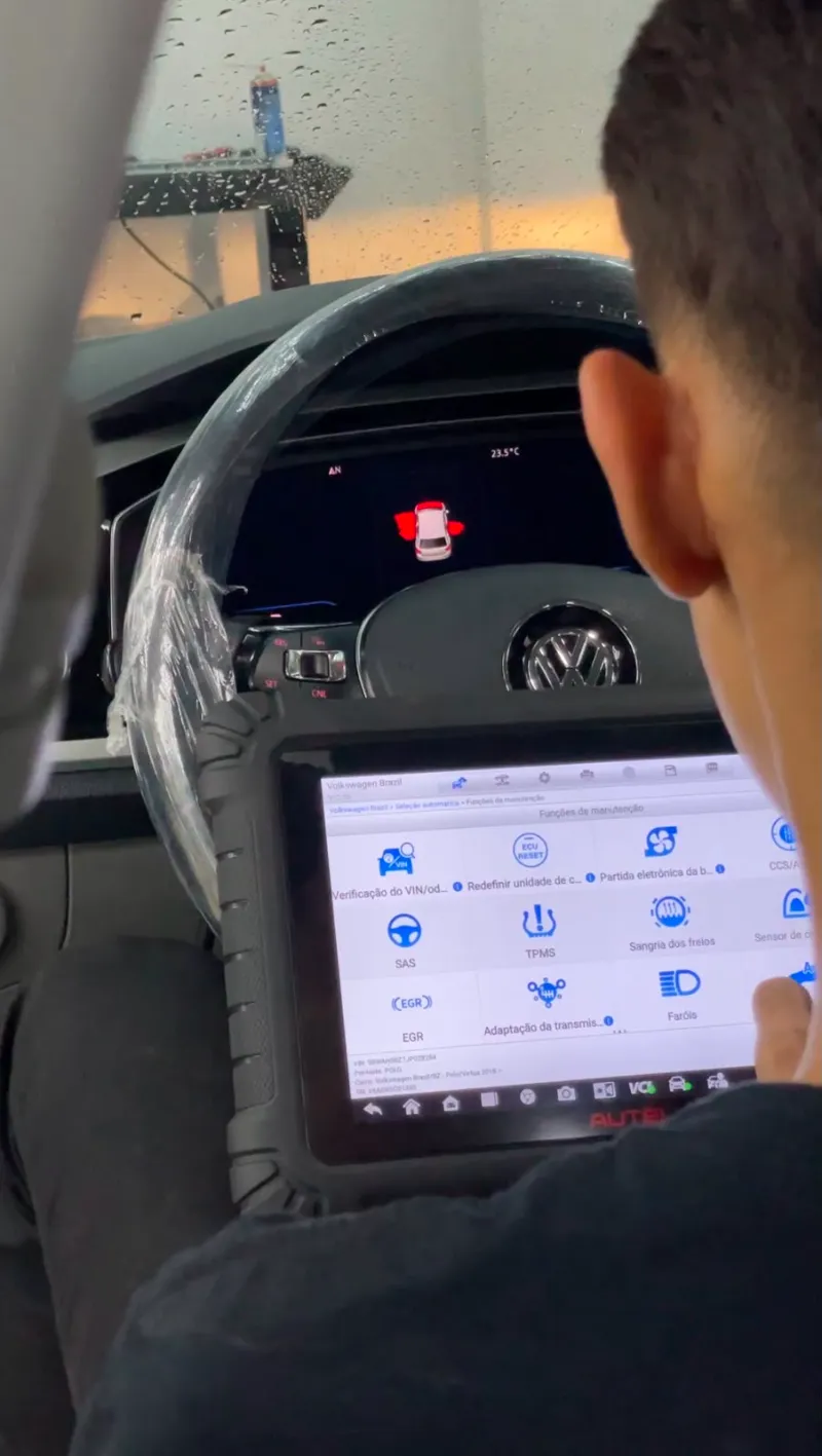 Scanner de diagnóstico conectado ao veículo na Perfek